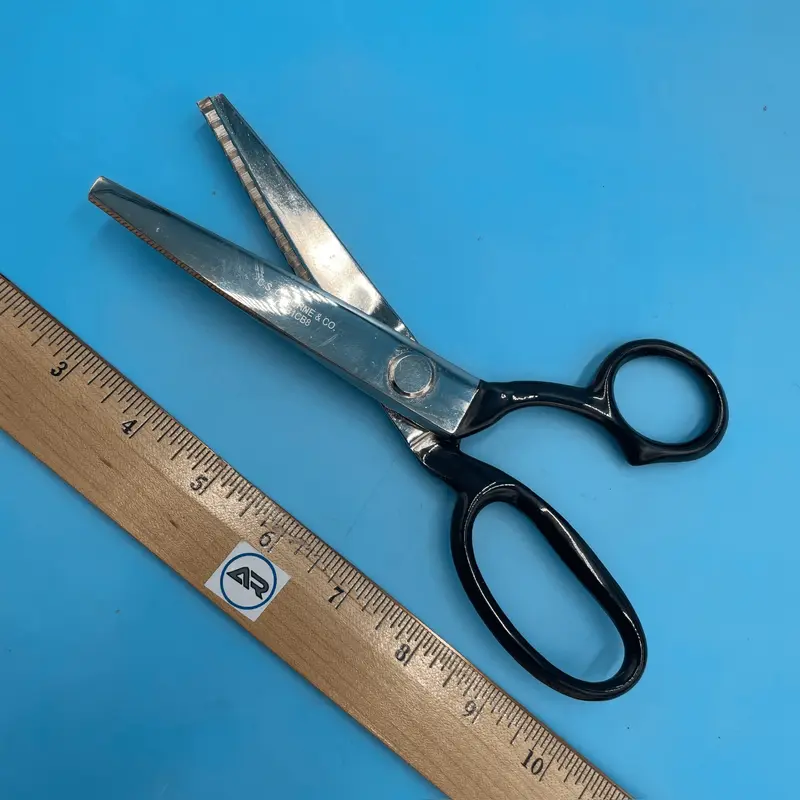 C.S. Osborne 8-1/2" Pinking Shears